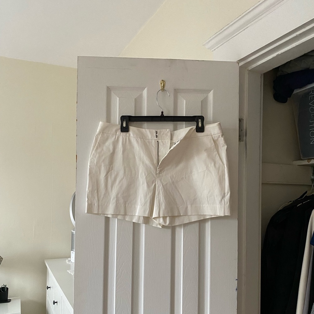 NWT Joie • Leiden Cotton Dress Shorts • Porcelain • Size 10